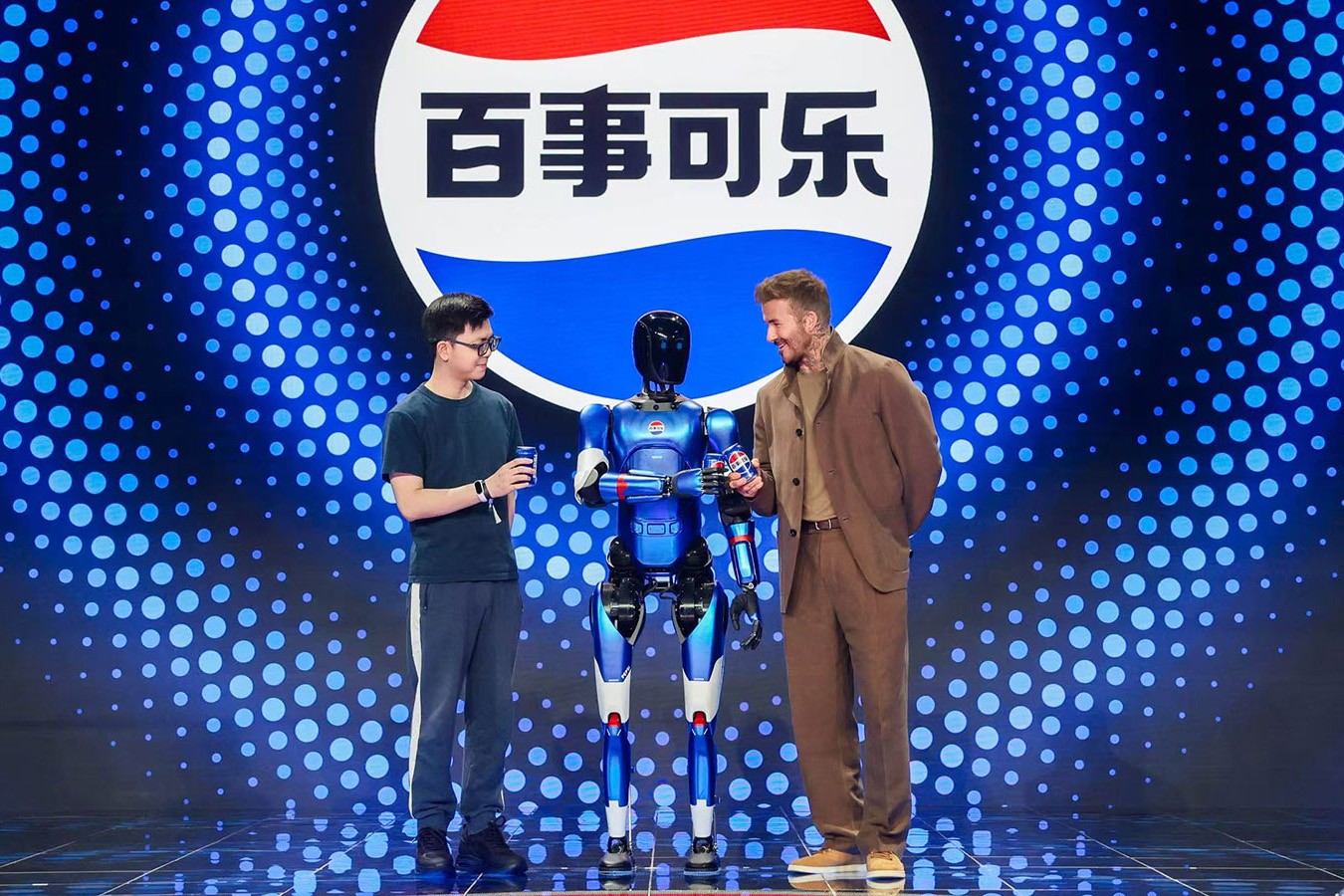智元机器人携手百事中国共创“百事蓝宝” ...